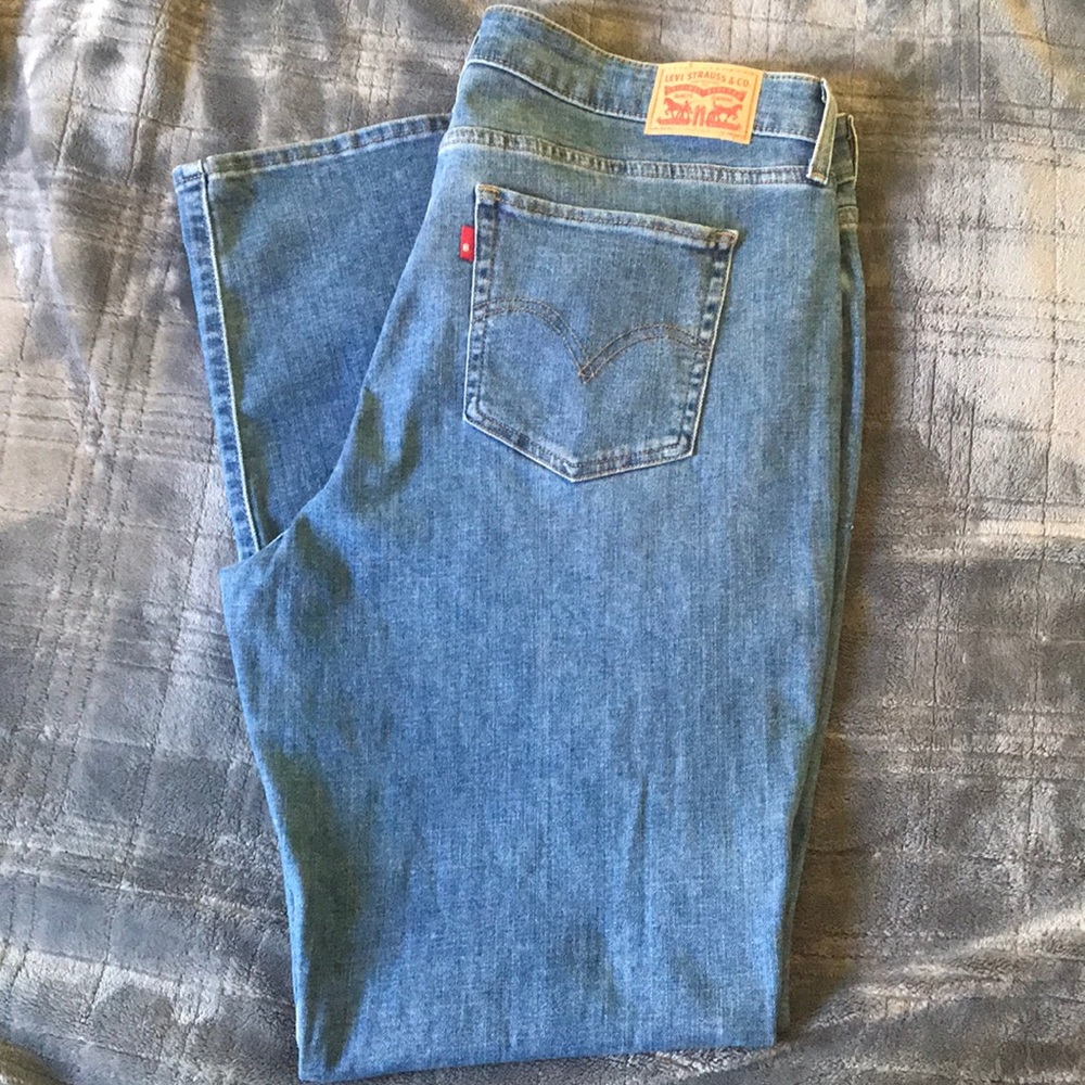 Brand New Levi Straight leg jeans 18W